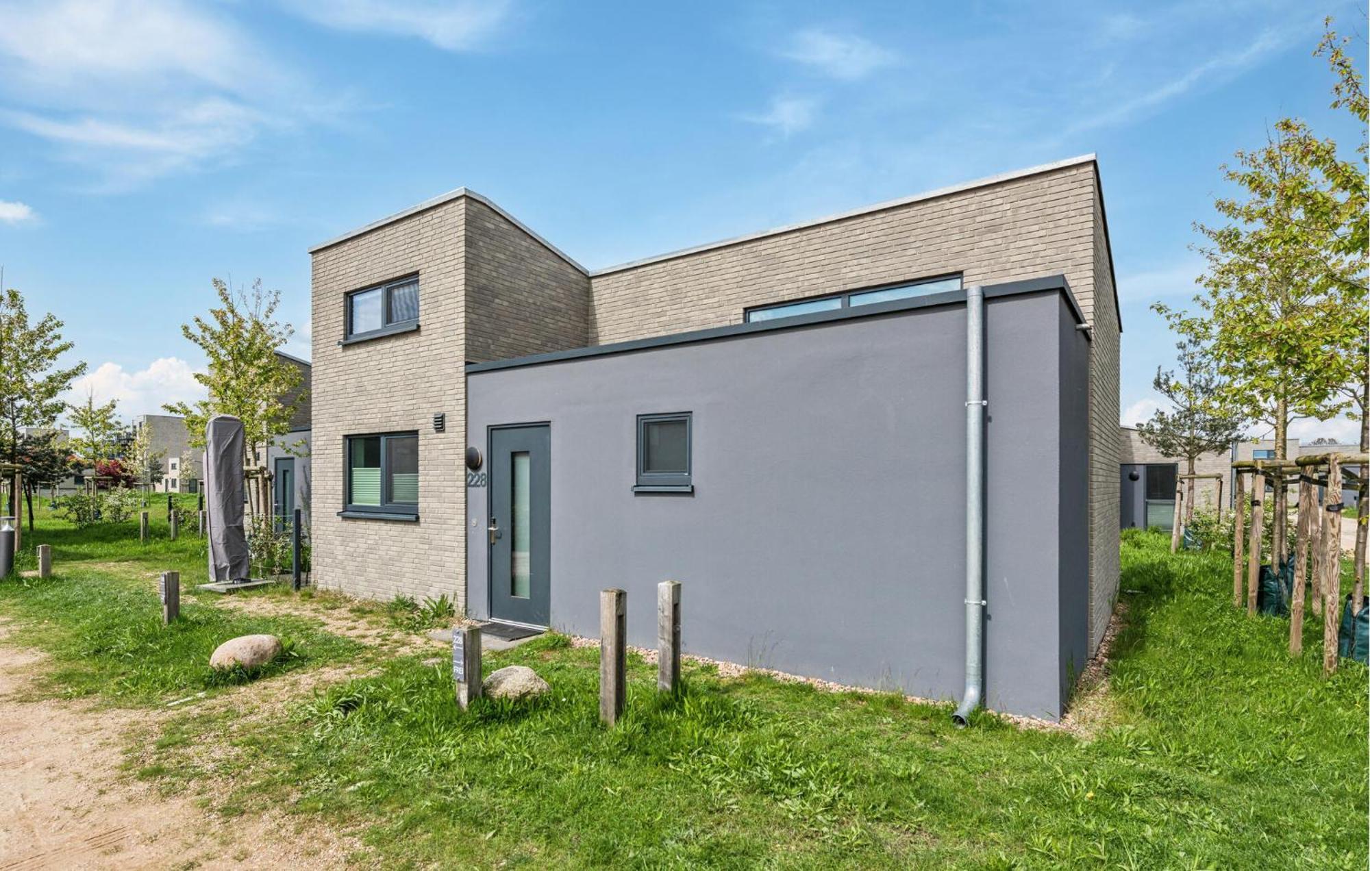 Amazing Home In Lembruch-Duemmer See With Kitchen Exteriör bild